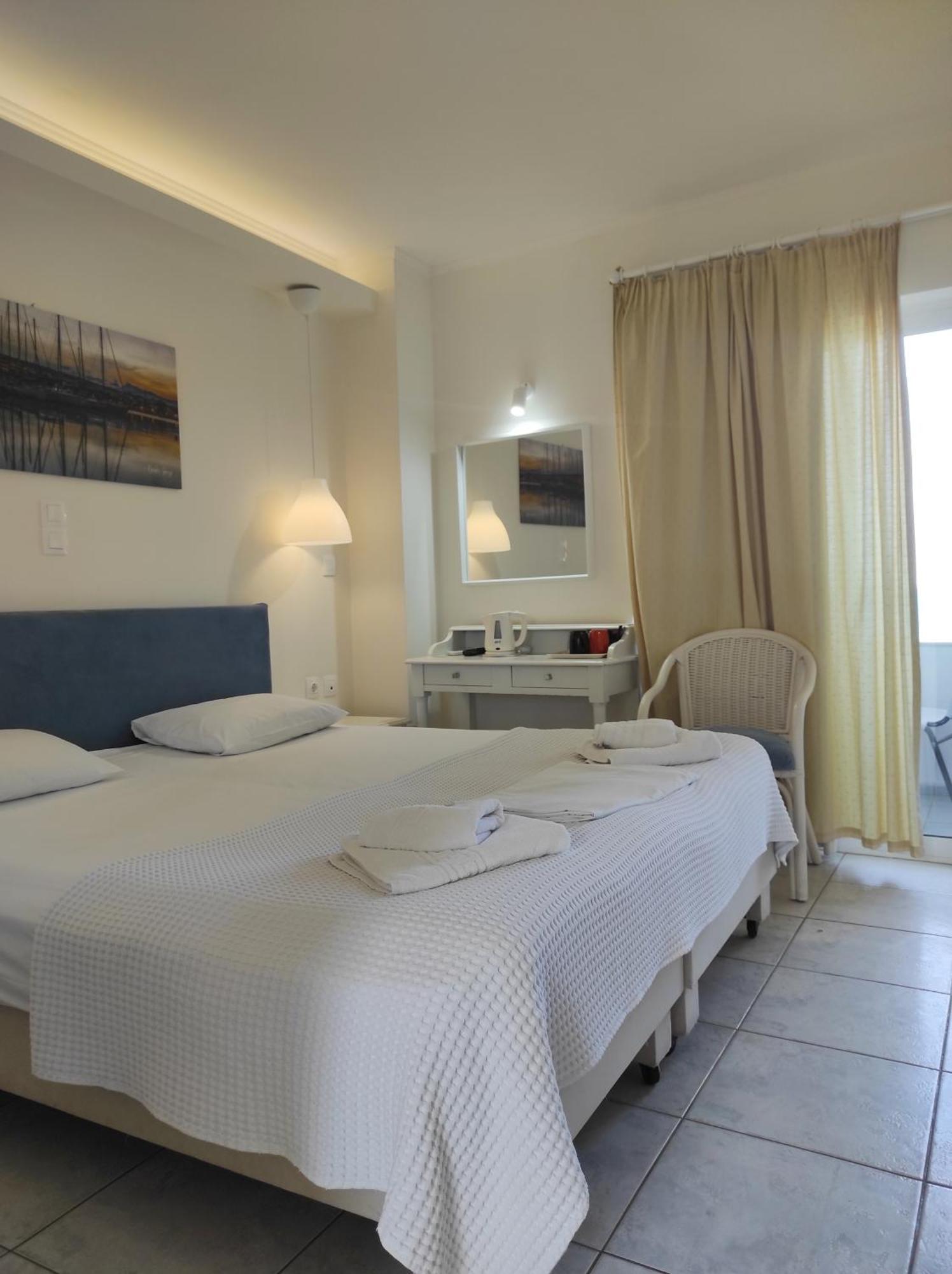 Filoxenia Beach Hotel Rethymno  Екстер'єр фото